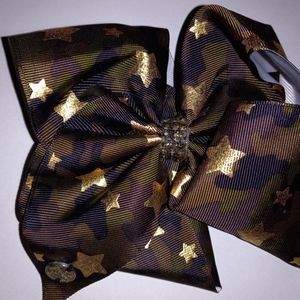 JoJo Siwa camo bow